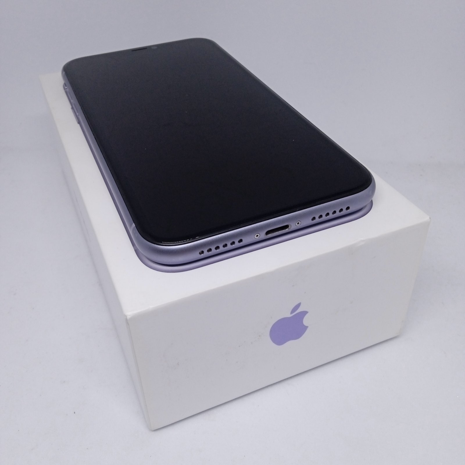 Apple iPhone 11 64GB (вживаний смартфон)